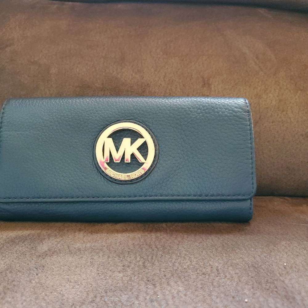 MK accordian wallet